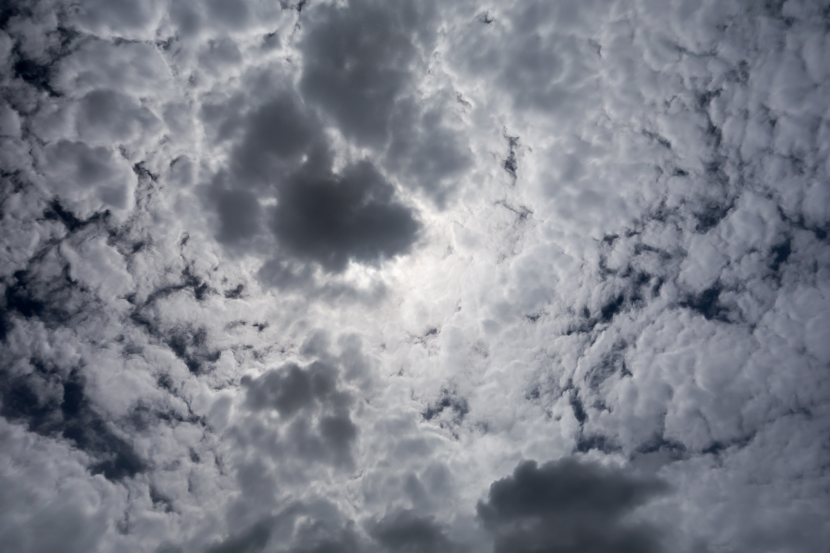 cloud clouds sky zephyr skyscape golden golden-hour amber amber-sky breeze float floating motion breeze dusk glow glowing