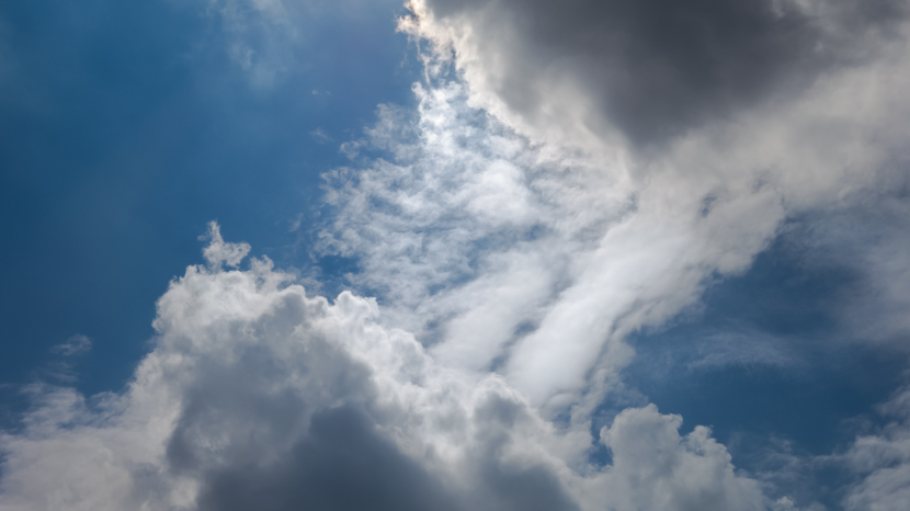 cloud clouds sky zephyr skyscape golden golden-hour amber amber-sky breeze float floating motion breeze dusk glow glowing