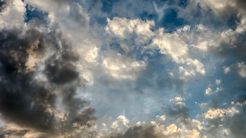 cloud clouds sky zephyr skyscape golden golden-hour amber amber-sky breeze float floating motion breeze dusk glow